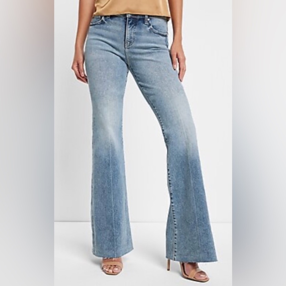 Express Mid Rise Light Wash Raw Hem 70’s Flare Jeans Size 12 Long